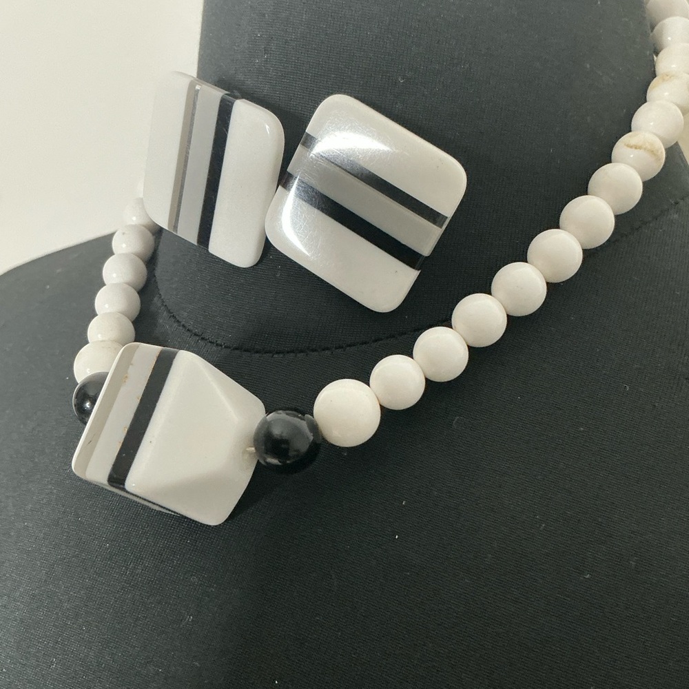 Vintage Black and White Bead Necklace Set